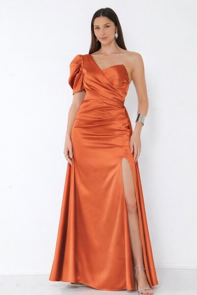 Foto Vestido Livia Em New Span OMbro Assimétrico Longo Fenda