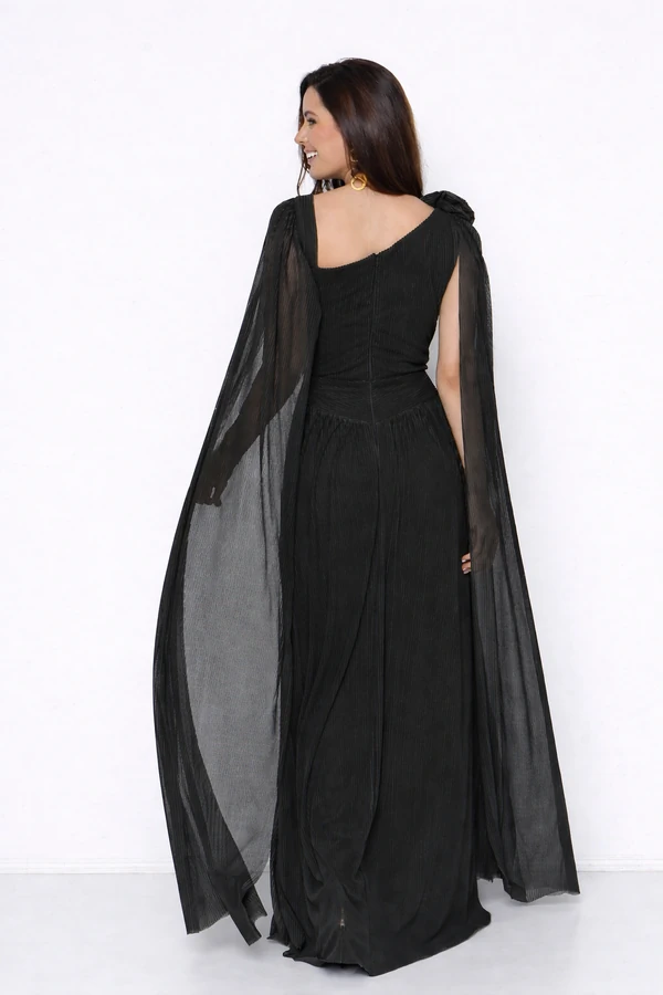 Vestido Izabele Tule Manga Capa Detalhe Em Flor