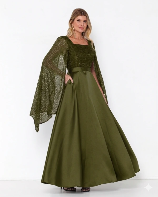 Vestido Suellen Manga Capa Com Brilho