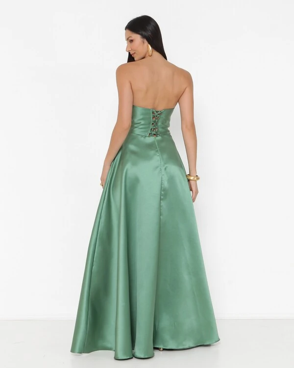 Vestido Nanda Decote Moderno Em Zibeline