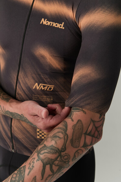 Foto Kit Masculino Apex #2 SUNBURN | Jersey, Bretelle e Meia