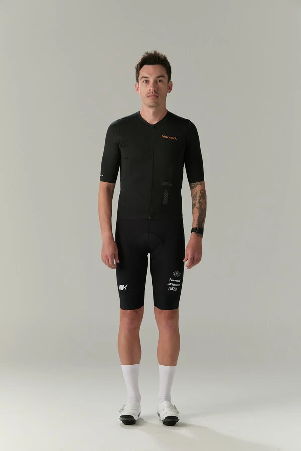 Kit Apex Classic Masculino | Jersey, Bretelle e Meia Nomad