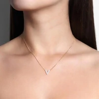 Colar Letra Madrepérola