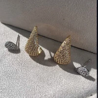 Brinco Gota Cravejado Banho Ouro 18k