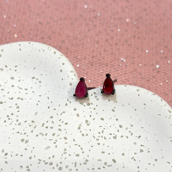 Brinco Mini Gotinha Rubi