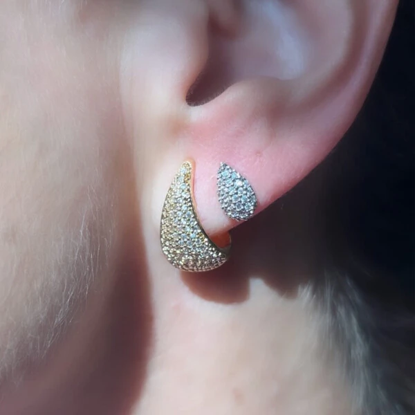 Brinco Gota Cravejado Banho Ouro 18k