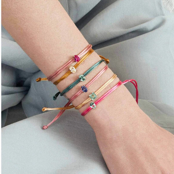 Pulseira Fio de Seda Pingente em Prata 925