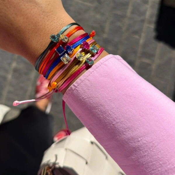 Pulseira Fio de Seda Pingente em Prata 925