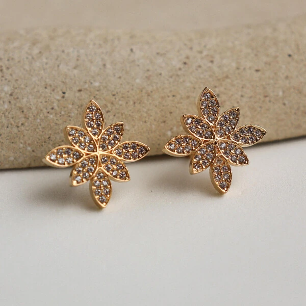 Brinco Flor M Cravejado