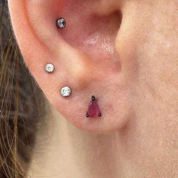 Brinco Mini Gotinha Rubi