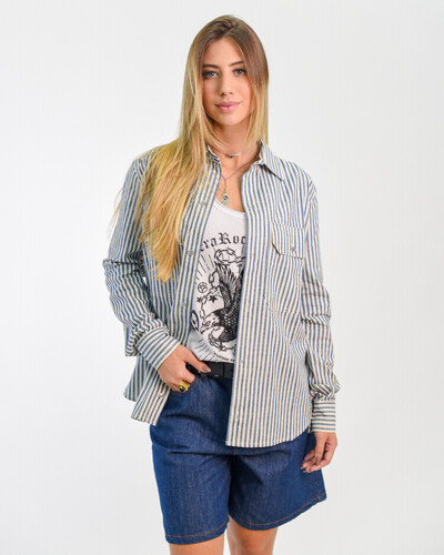 Foto Camisa Listrada com Bolsos Chapados