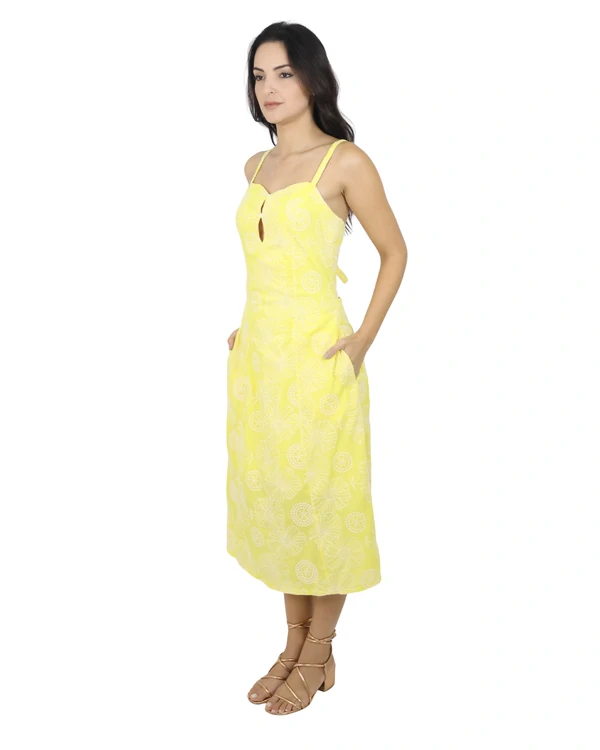 Vestido Midi Bordado