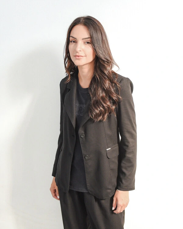 Blazer Alfaiataria Linho Bordado na Manga