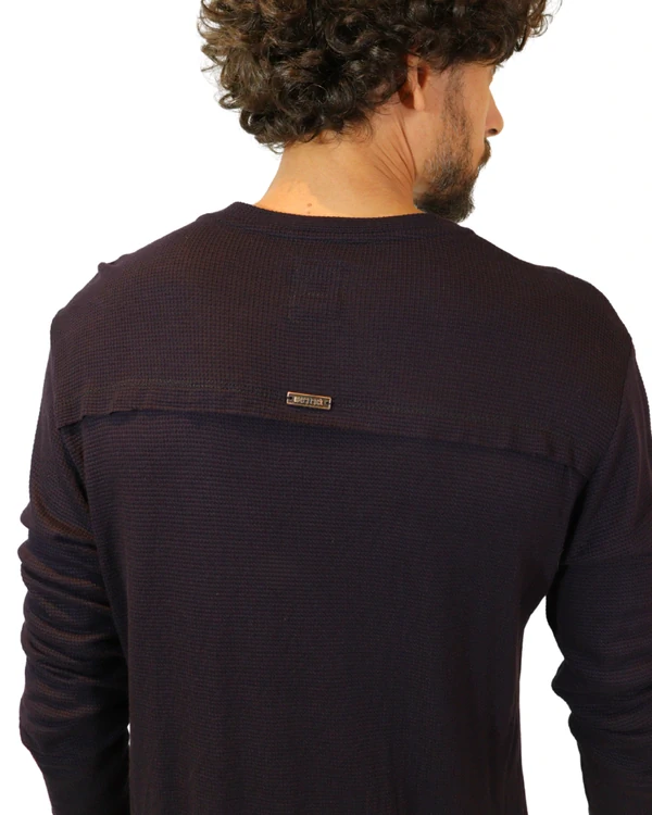 T- Shirt Manga Longa Recortes