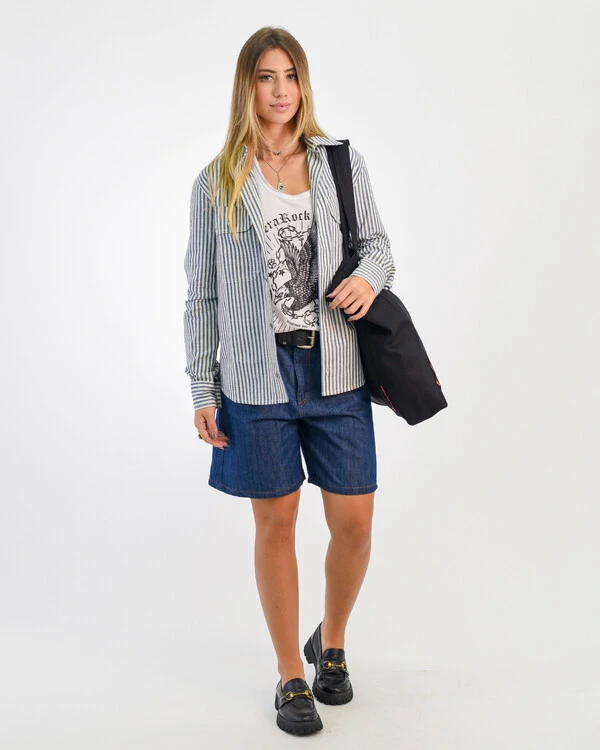 Camisa Listrada com Bolsos Chapados