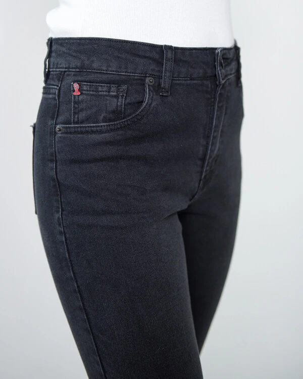 Calça Reta Black Barra a Fio