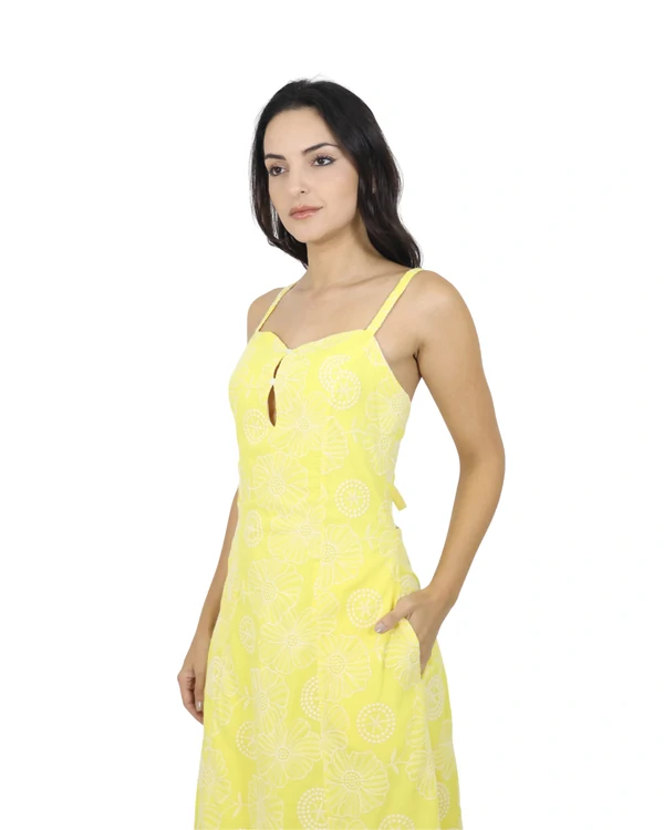 Vestido Midi Bordado