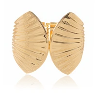 Maxi Bracelete Concha Dourada