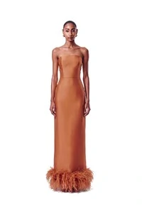 Vestido New Alba Longo Plumas Barra