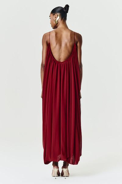 Foto Vestido Mirela Com Broche Crisântemo