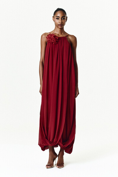 Foto Vestido Mirela Com Broche Crisântemo