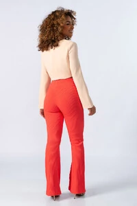 Calca legging flare texturizada