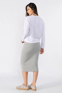 Blusa costuras frontal em detalhe
