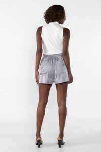 Shorts acetinado com elastico na cintura