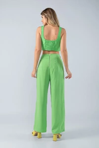 Calca pantalona em crepe recorte cos