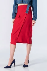 Saia midi em viscose com bolso e faixa