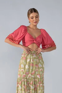 Top algodao no frontal com renda na manga