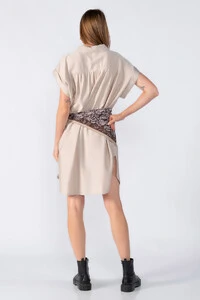 Chemise manga morcego com detalhe