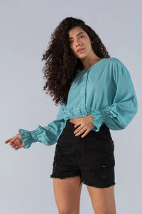 Blusa curta em viscose com elastico na barra e punho