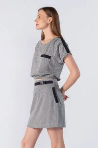 Blusa estampada com elastico na barra
