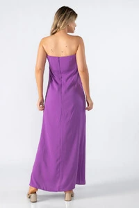Vestido em crepe tomara que caia