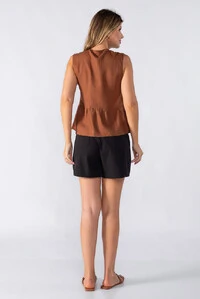 Blusa com lacos frontais