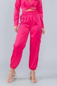 Calca jogger acetinada elastico cos e bolsos laterais