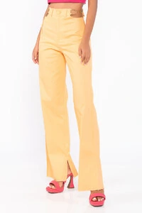 Calca sarja wide leg recorte e corrente no cos