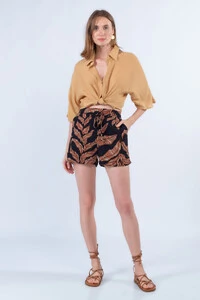 Shorts curto em viscose