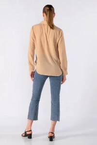 Camisa com textura e detalhe em lurex