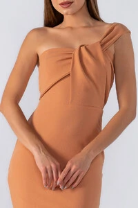Vestido midi decote transpassado