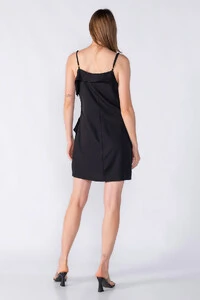 Vestido curto com babado no busto
