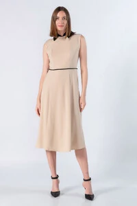 Vestido midi em poliester gola classica
