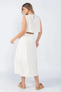 Vestido midi com elastico recorte nas costas