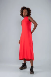 Vestido longuete em malha abertura costas