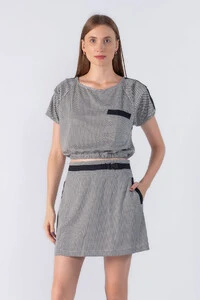 Blusa estampada com elastico na barra