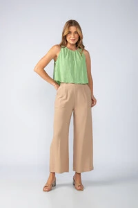 Blusa cropped em crepe texturizado