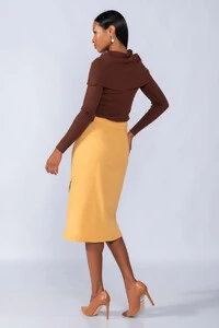 Blusa tricot gola ampla manga longa