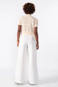 Blusa curta de tricot trabalhado