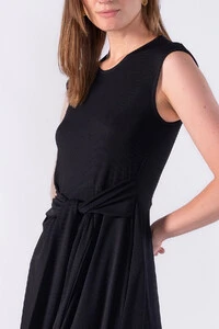 Vestido midi malha canelada com amarracao